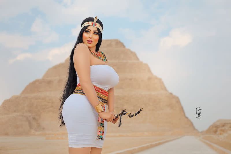 Egyptian Model Photographer Detained Over ‘offensive Photoshoot At 