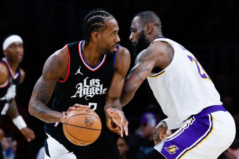 Did Kawhi Leonard's minutes restriction cost Clippers a win over Lakers?