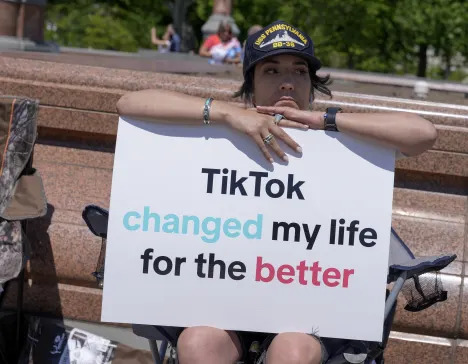 TikTok has vowed to challenge in court a new law that could result in a ban of the video app in the US, but it could find that it is on less-than-solid legal ground.