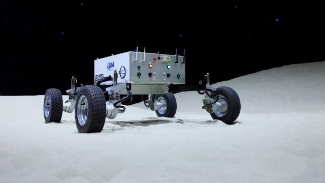 Nissan’s all-wheel-drive lunar rover prototype