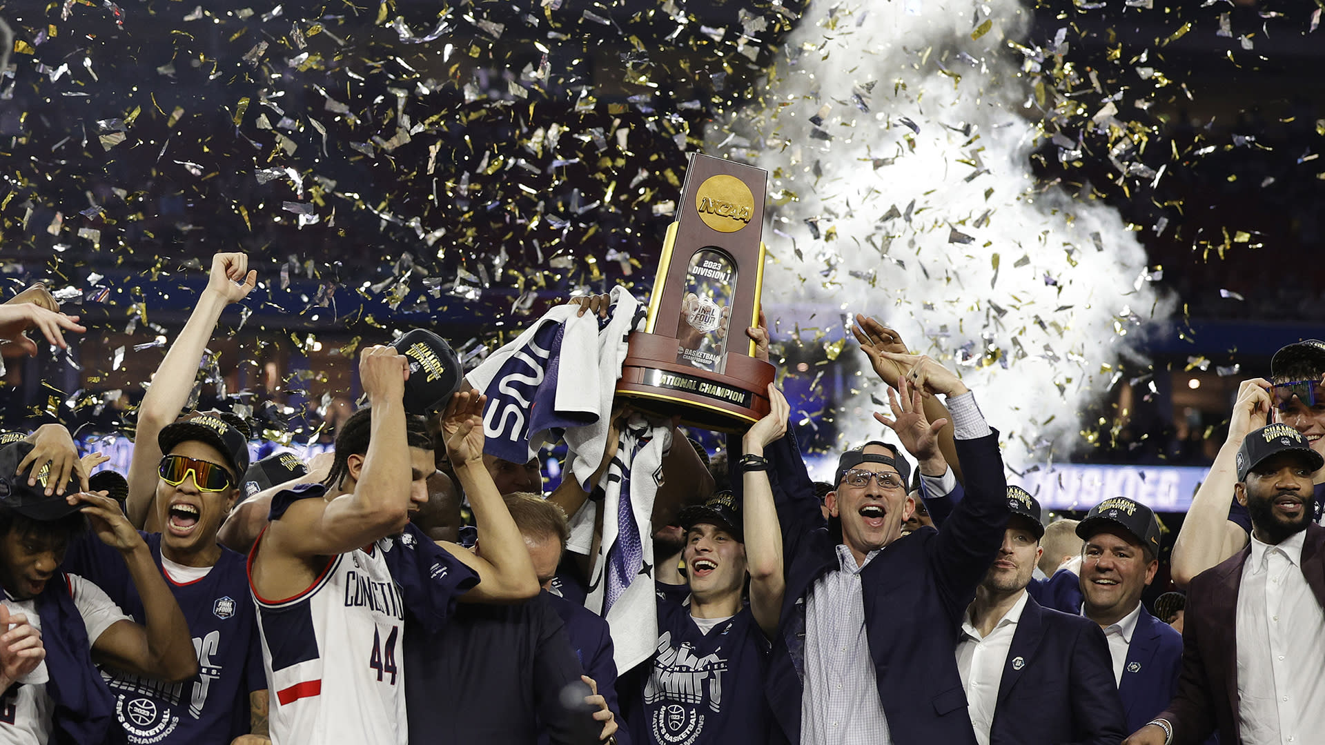 College basketball championship odds: UConn favored to go back-to-back in  men's tournament