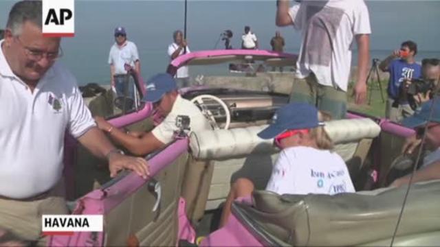 Raw: Australian Begins Cuba to Florida Swim