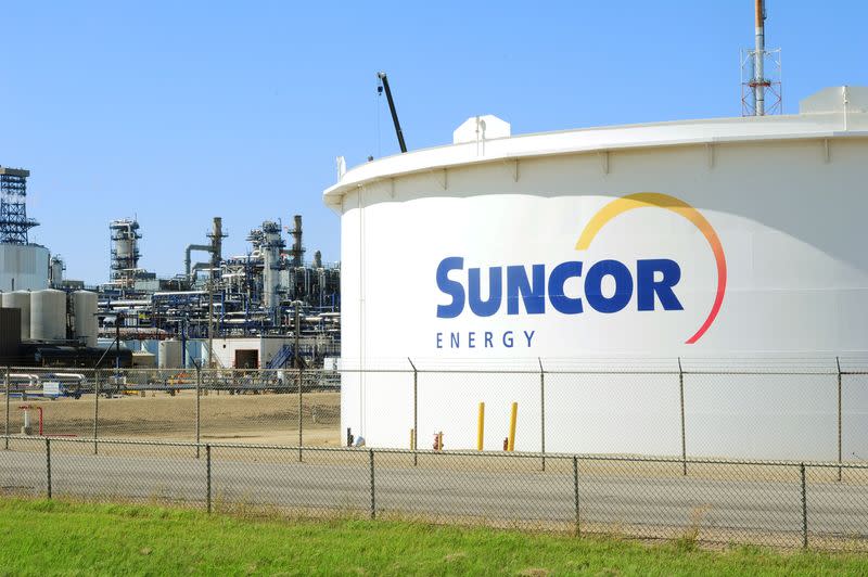 Operational problems hit Canada's Suncor again, lowering oil 