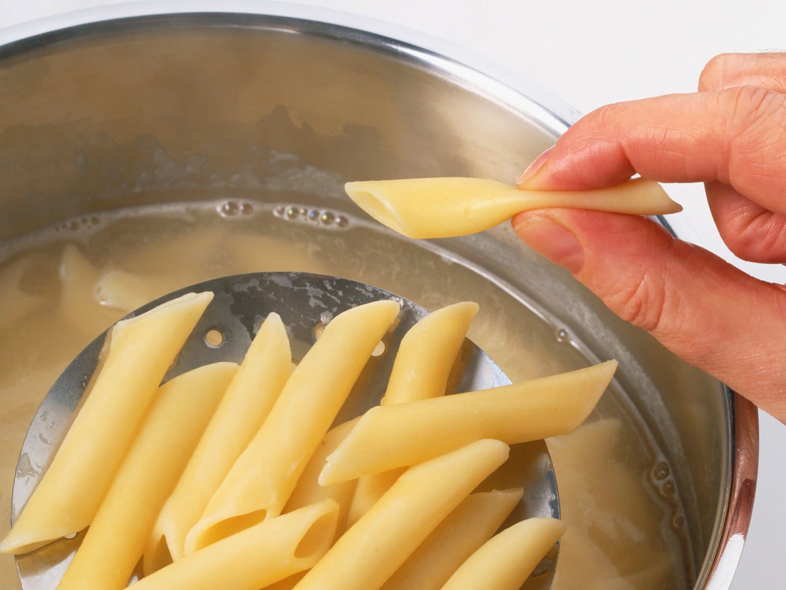 The Foolproof Way You Can Tell When Noodles Are Cooked