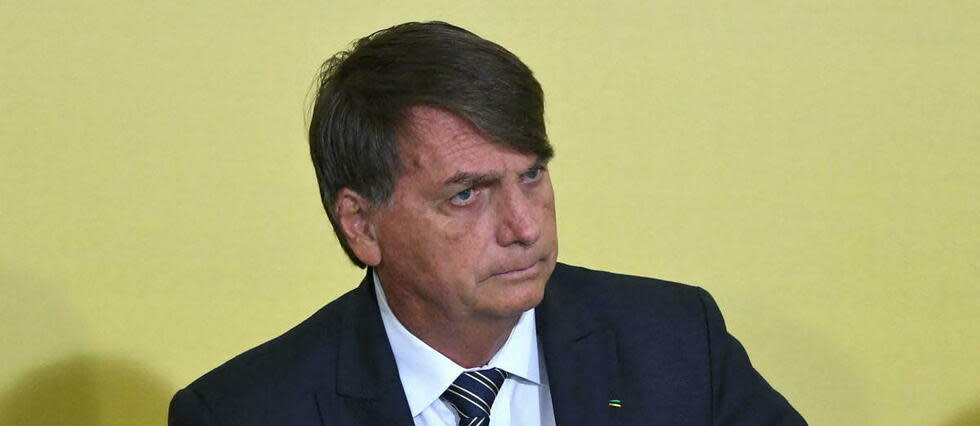 Brazil: President Jair Bolsonaro hospitalized after illness