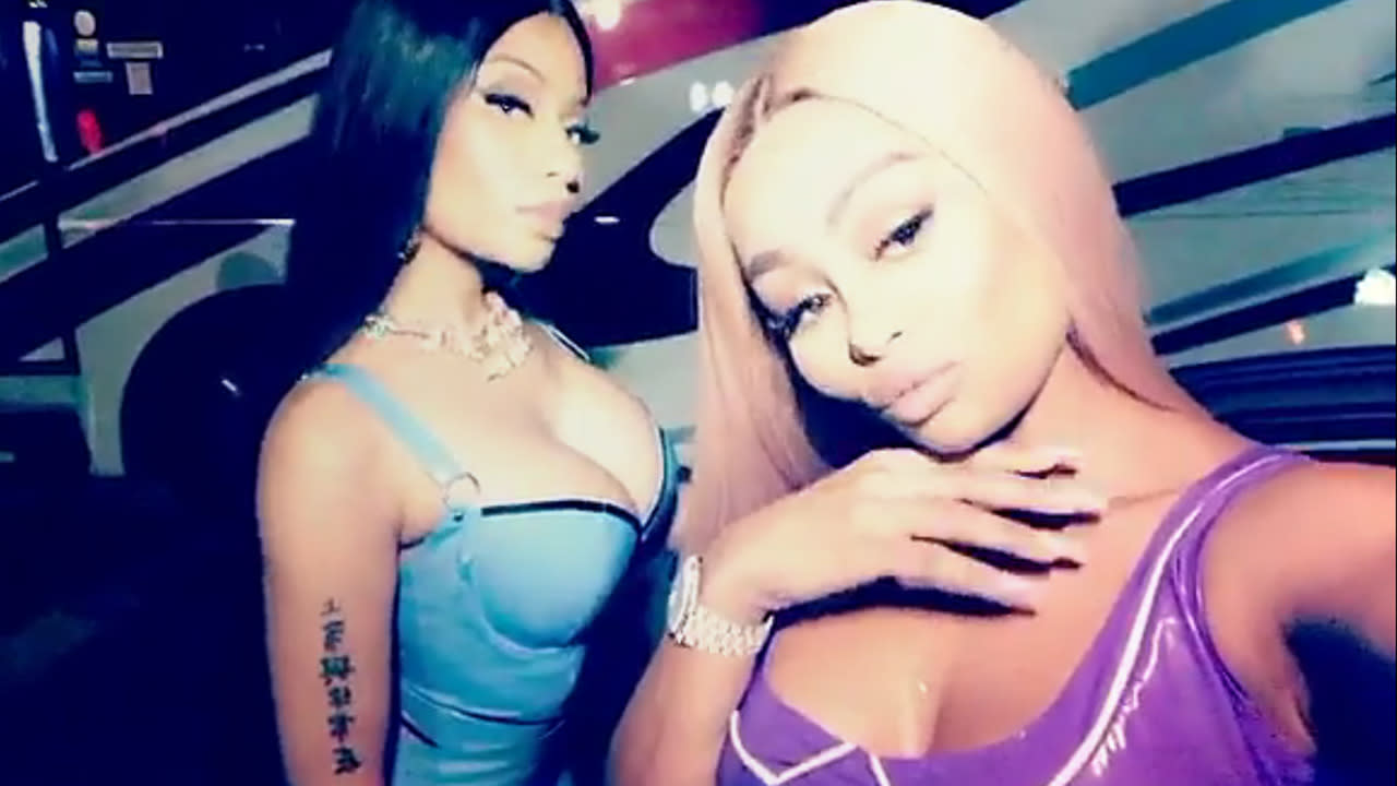 Nicki Minaj And Blac Chyna Hang Out With Their Lamborghinis Watch The Seductive Videos 7576