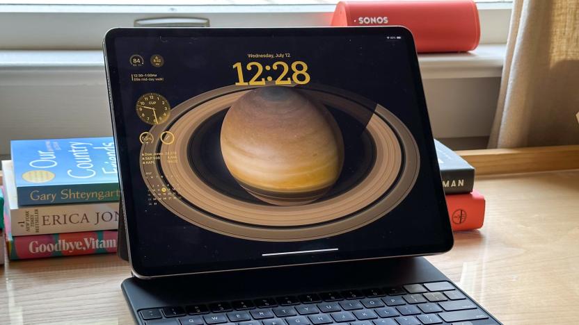 iPadOS 17 public beta running on a 12.9-inch iPad Pro.