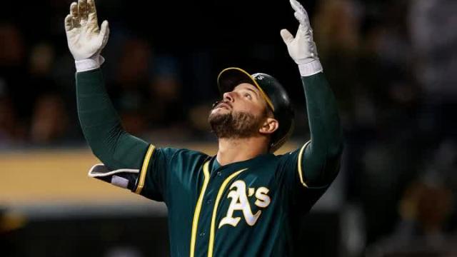 Mariners acquire Yonder Alonso from A's in first big waiver trade