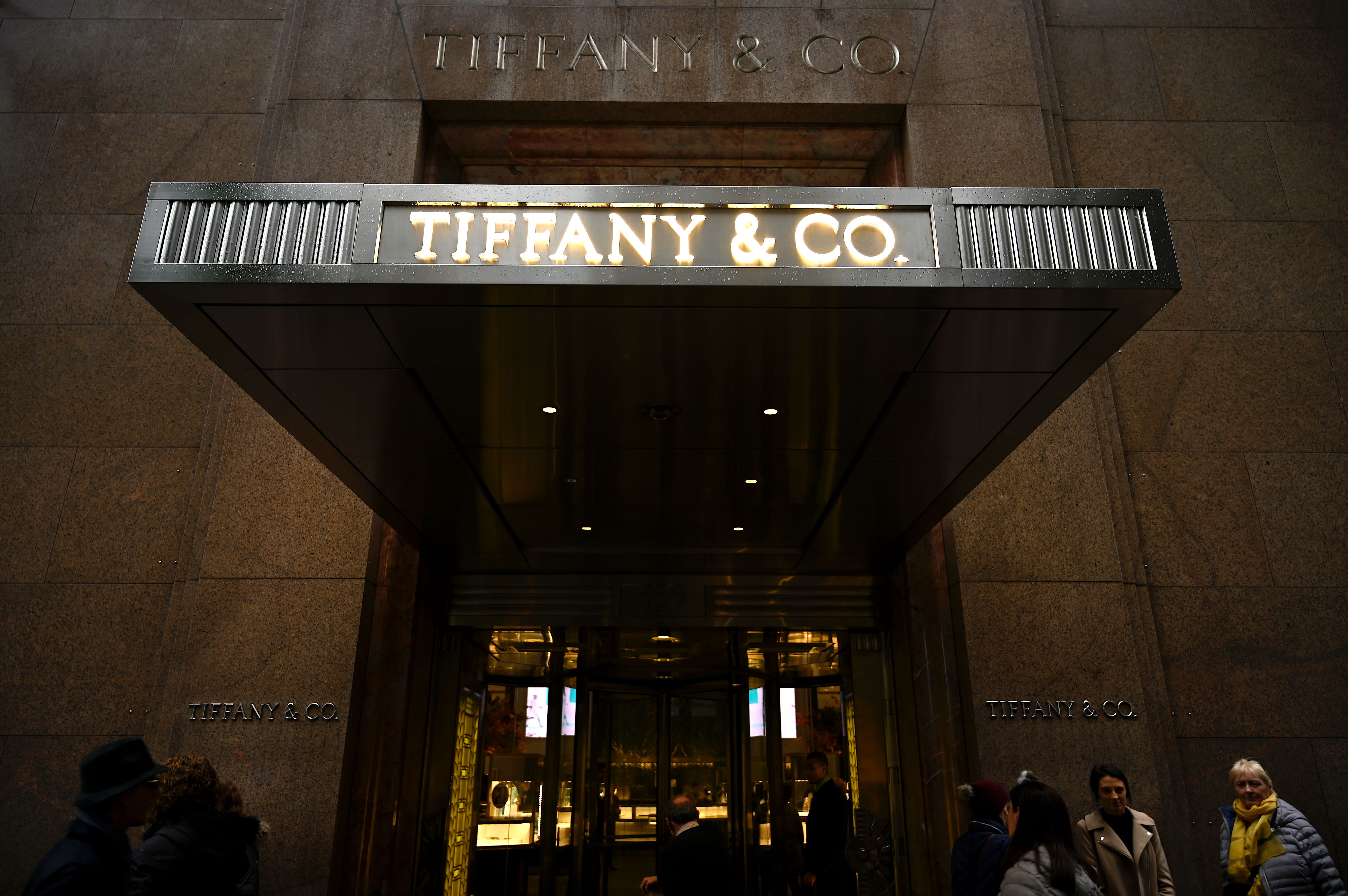 Louis Vuitton owner LVMH offers $14.5B for jeweler Tiffany & Company