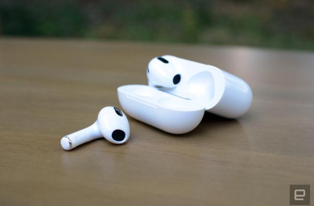 Apple AirPods (2021)