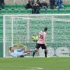 Primo rigore per il Palermo: Nestorovski e Sallai quasi alle mani per batterlo