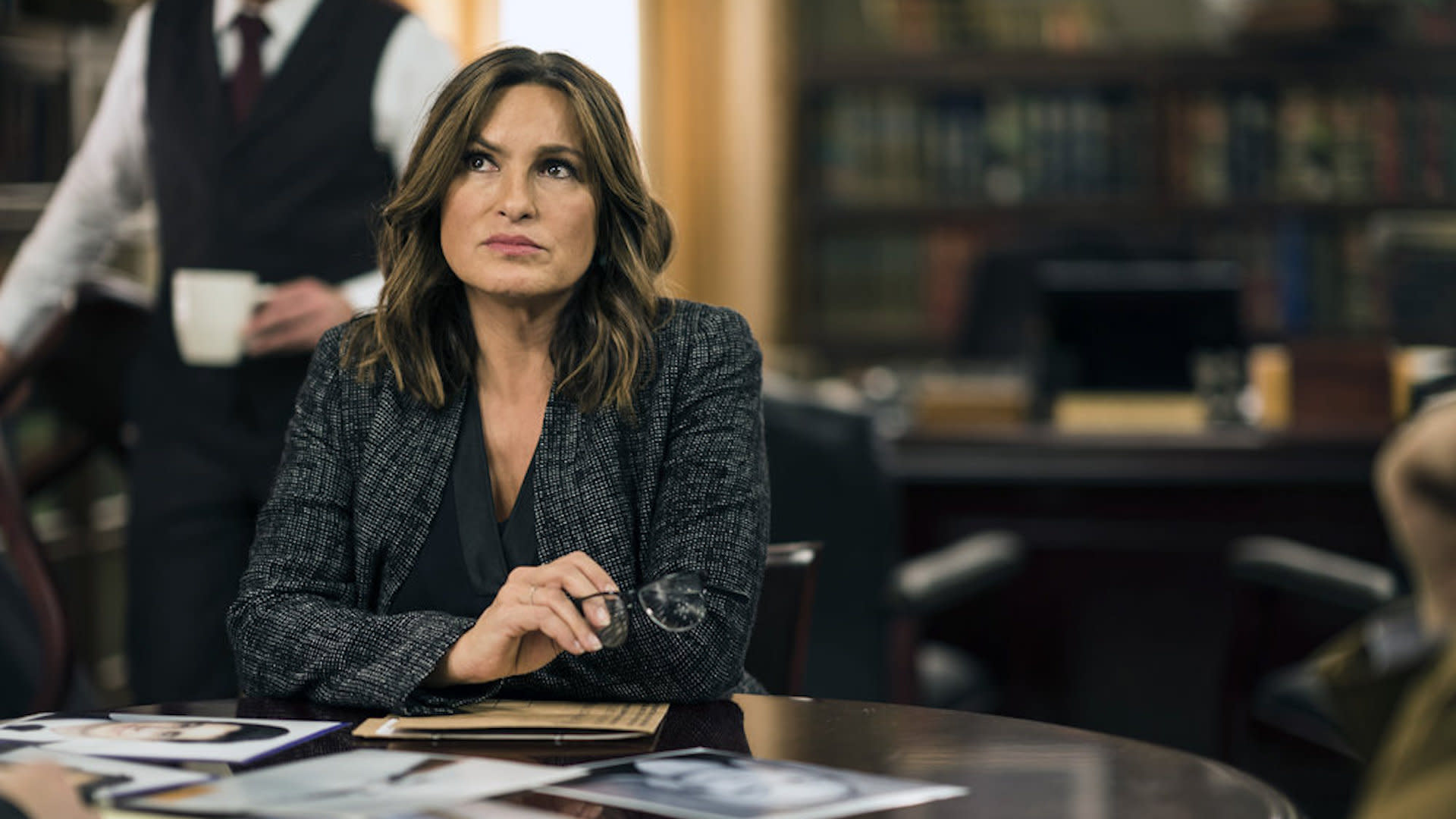 Law And Order Svu Renewed For A Record Breaking 21st Season