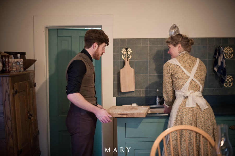 Victorian Era Obsessed Couple Lives Like Its Still The 1880s - 