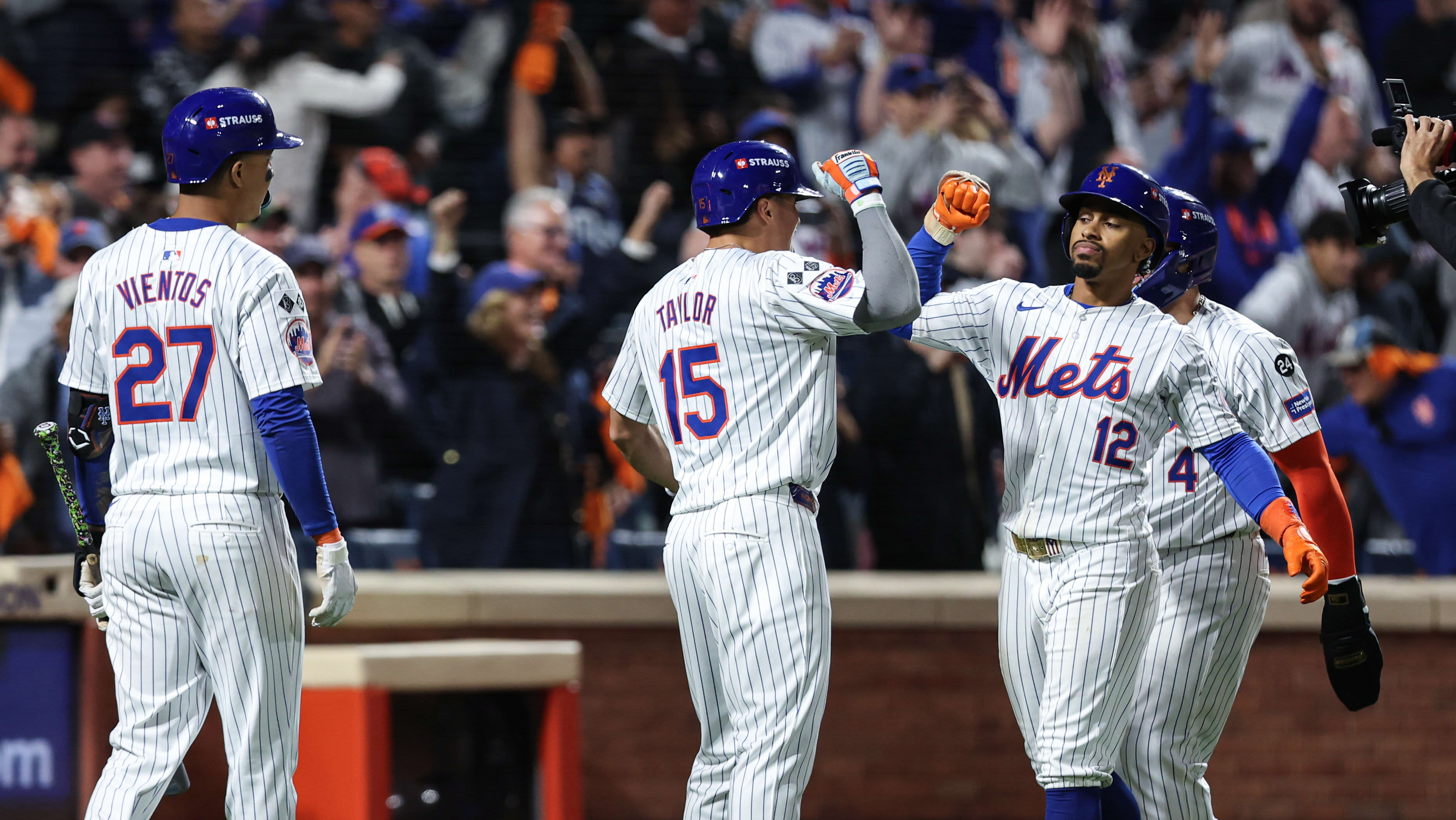 Live updates: Lindor grand slam carries Mets to NLCS