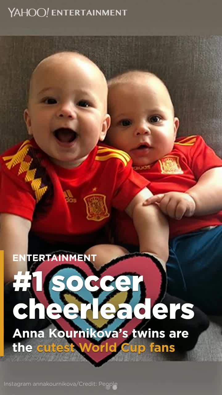 Enrique Iglesias & Anna Kournikova Watch the World Cup With Their Twins