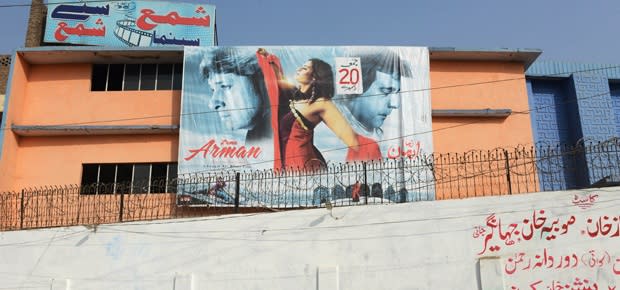 620px x 290px - Sex, drugs and beards: an afternoon in a Pakistani porn cinema