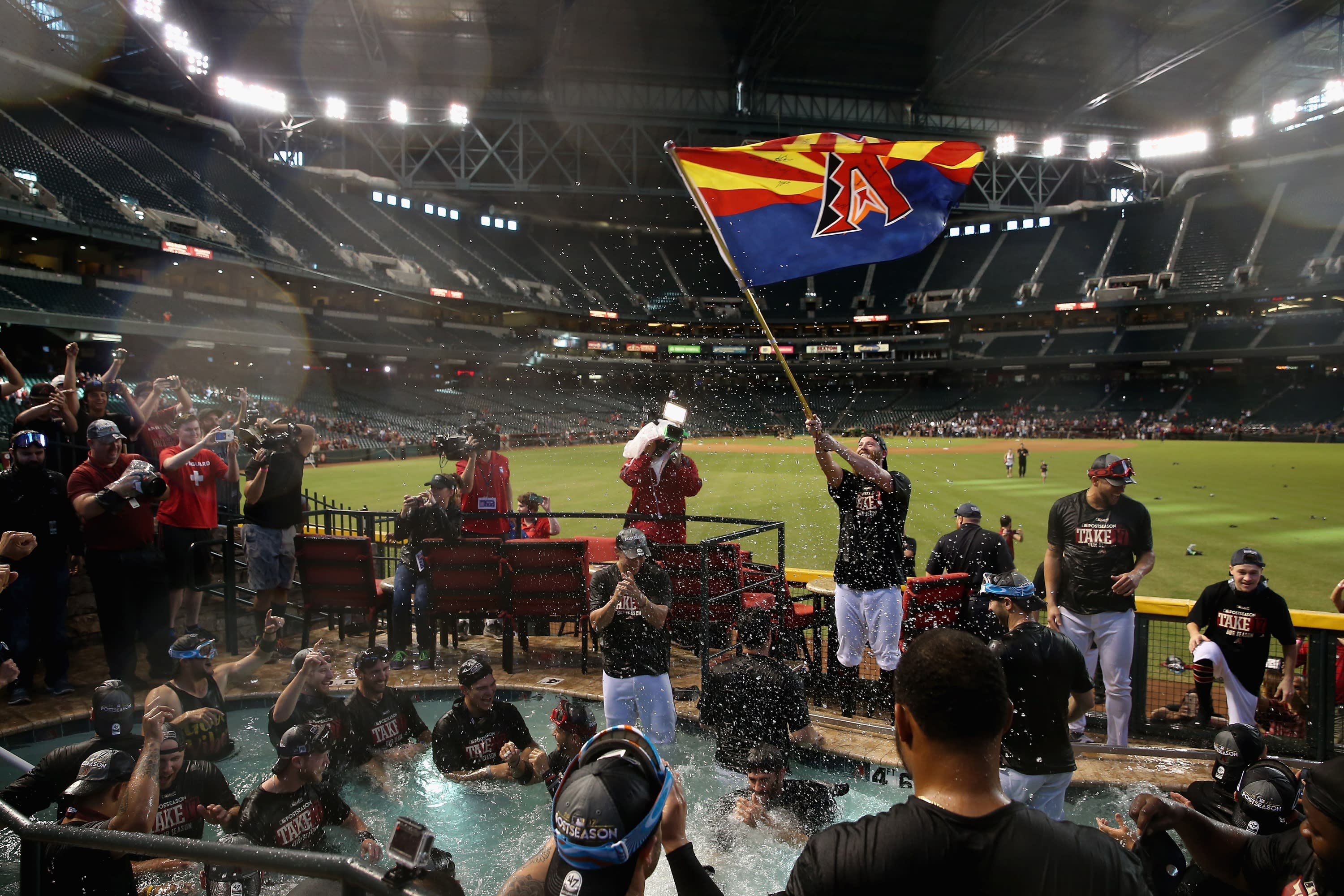 Diamondbacks celebrate their NL wildcard spot like the Dodgers