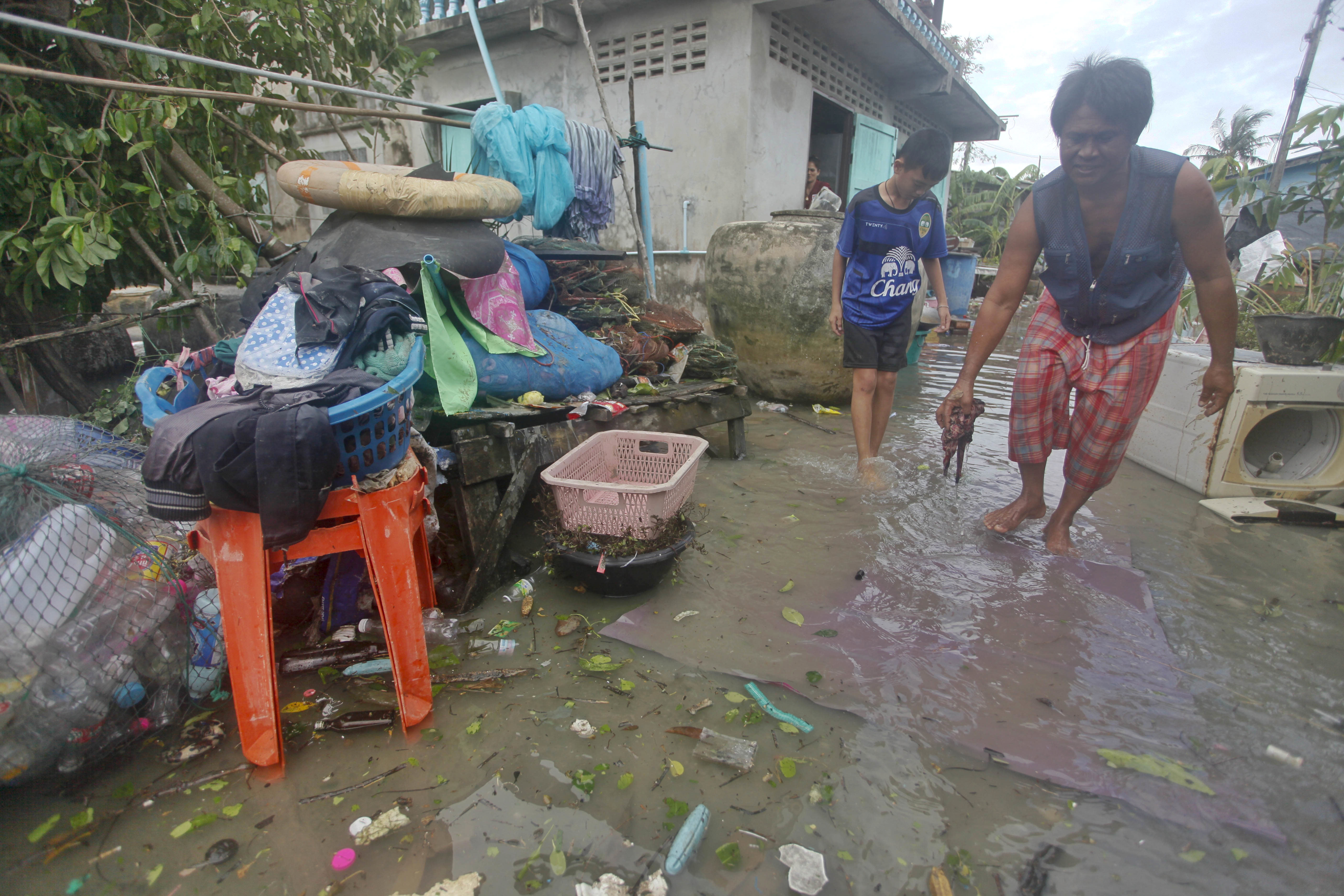 Tropical storm crosses south Thailand without major damage