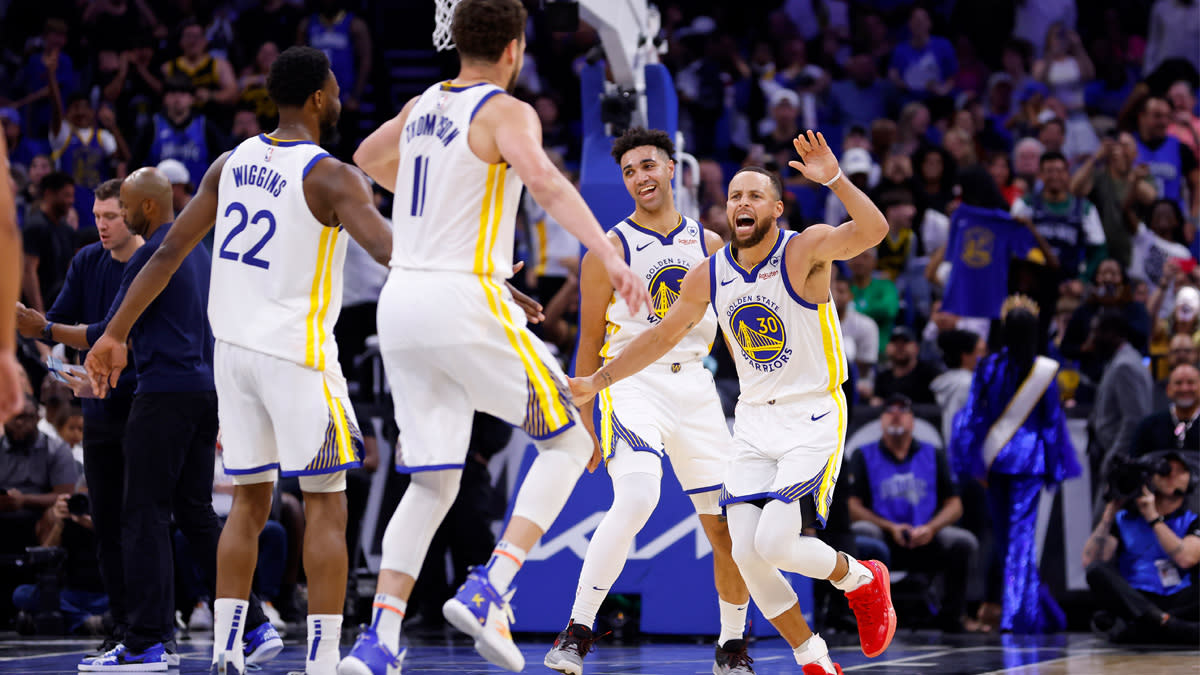 Warriors respond to ‘tough circumstances' with huge win vs. Magic