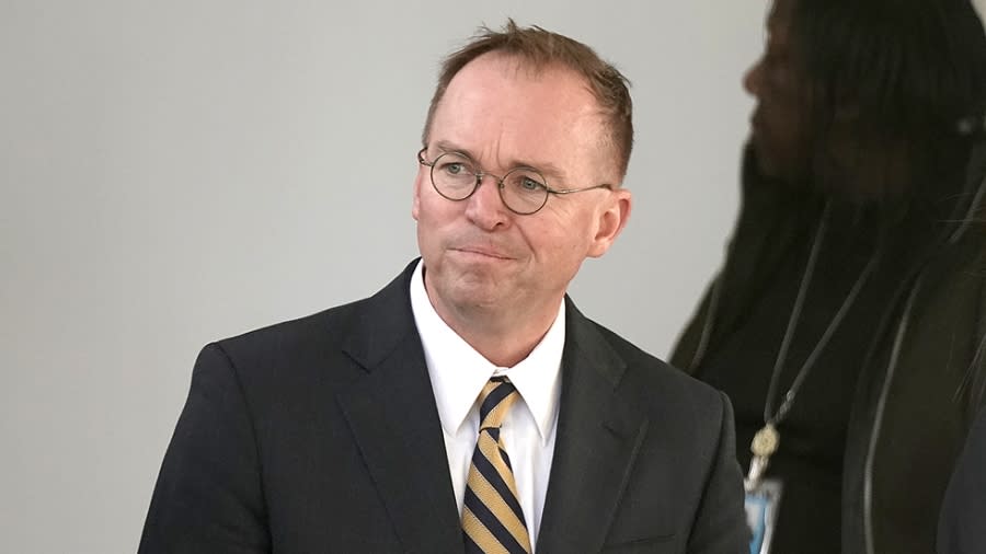 Mulvaney: White House ‘friend’ said Meadows was incompetent, had ‘nervous breakd..