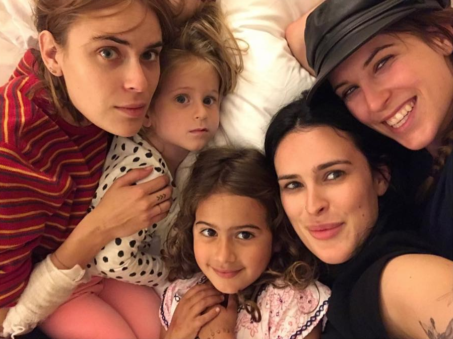 Rumer Willis shares rare photo of all five of dad Bruce Willis’s