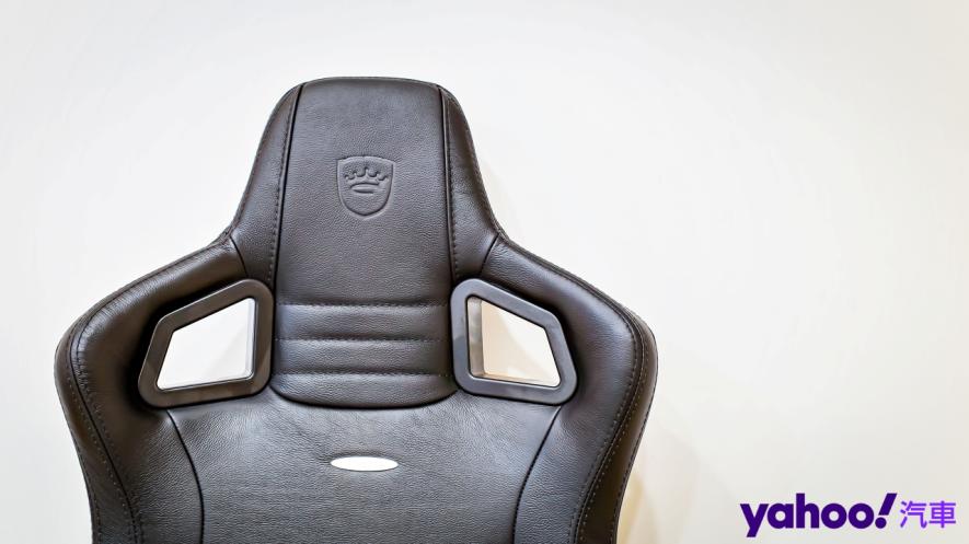 享受超跑般的戰鬥坐姿！3款Noblechairs電競賽車椅飆高速開箱！ - 14