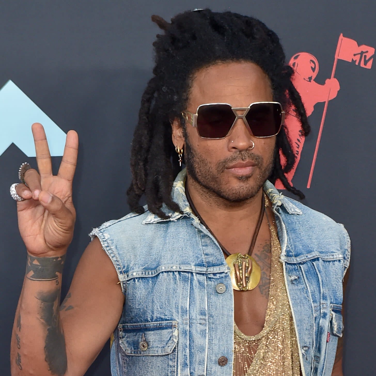 Guys, Where Are Lenny Kravitz's Vintage Sunglasses?