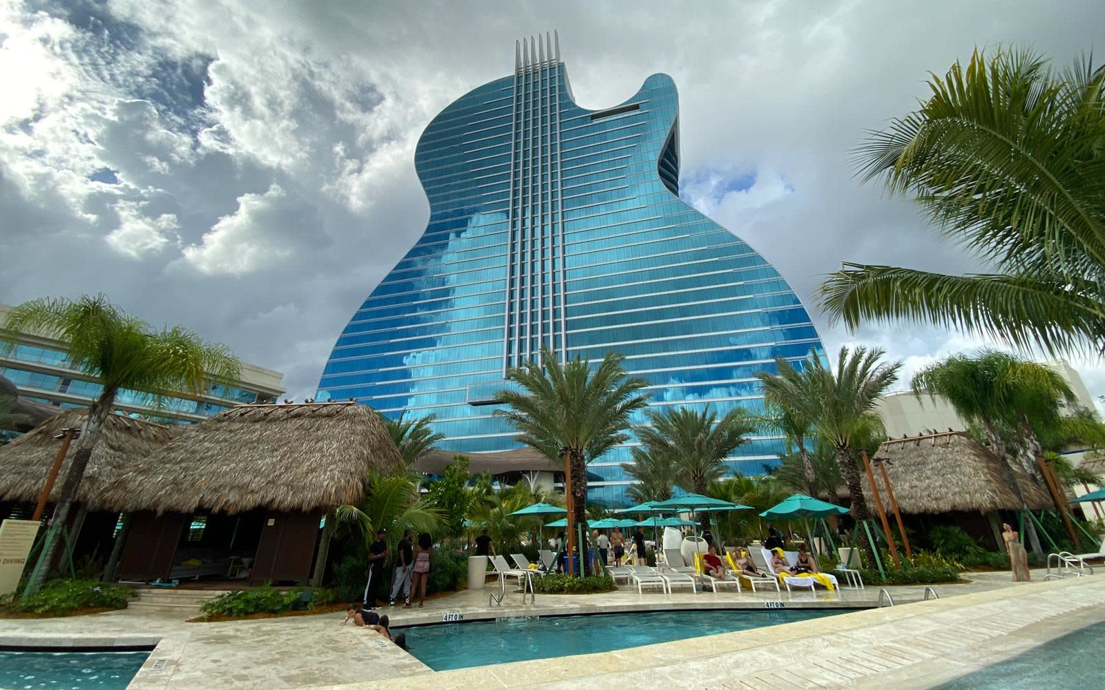 seminole-hard-rock-guitar-hotel-now-open