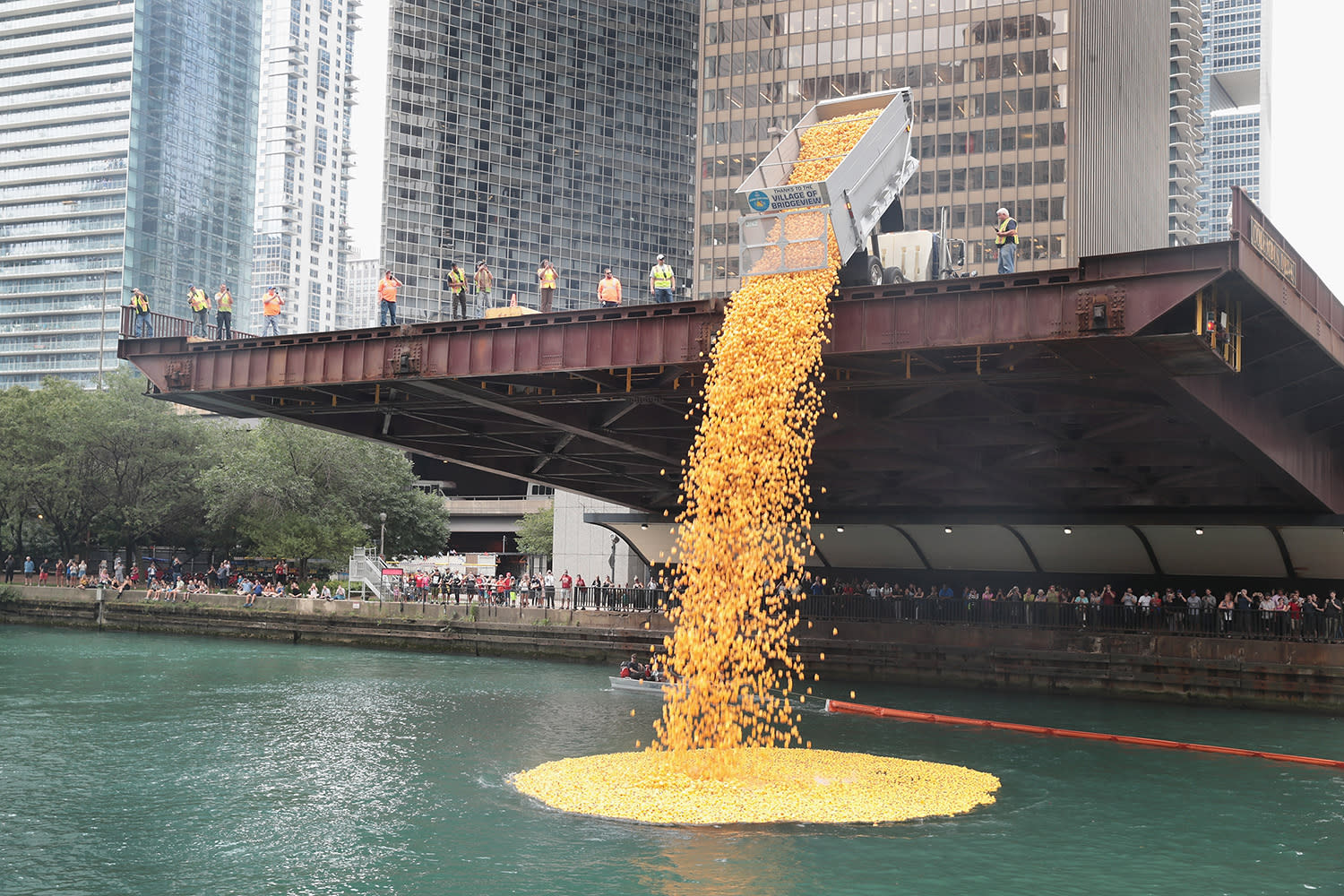 Chicago holds annual Rubber Duck Race in Chicago River