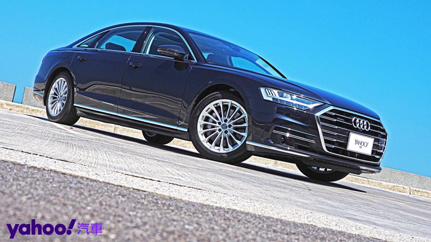 全新思維打造旗艦科技玩物！Audi A8L 55 TFSI quattro Premium總裁級試駕！ - 20