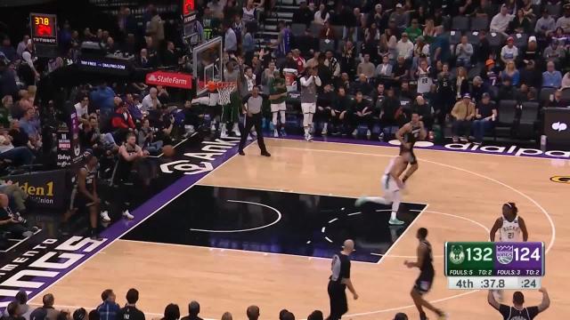 Grayson Allen with a dunk vs the Sacramento Kings