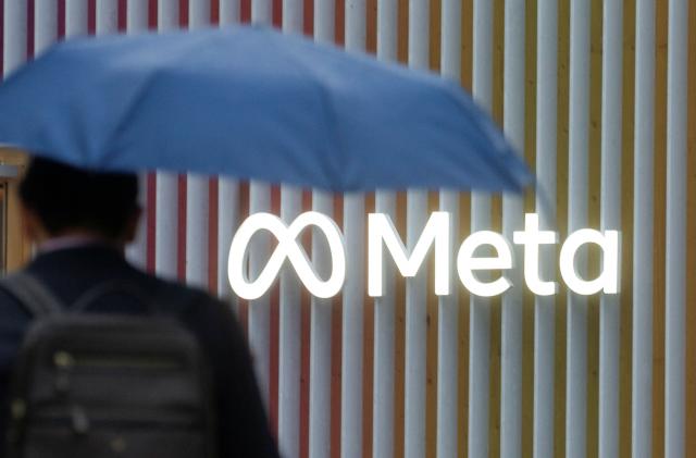 The logo of Meta Platforms is seen in Davos, Switzerland, May 22, 2022. Picture taken May 22, 2022.   REUTERS/Arnd Wiegmann