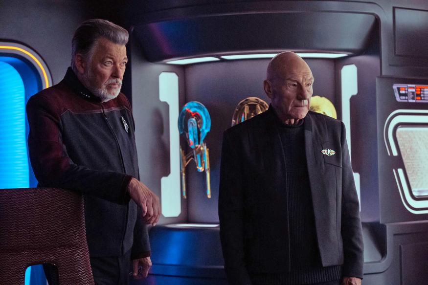 Image from season three of 'Picard' featuring Patrick Stewart and Jonathan Frakes in the USS Titan ready room.