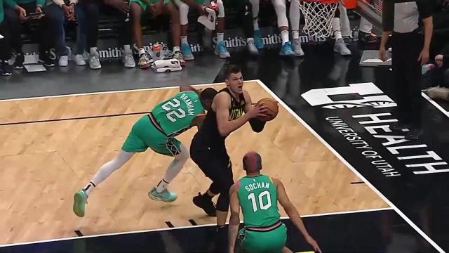 Walker Kessler with a dunk vs the San Antonio Spurs