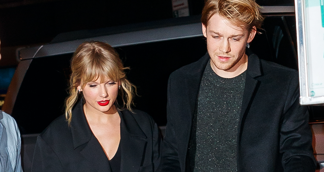 Taylor Swift Hardcore Porn - Fans Think Taylor Swift Is Engaged to Joe Alwyn After Watching Miss  Americana