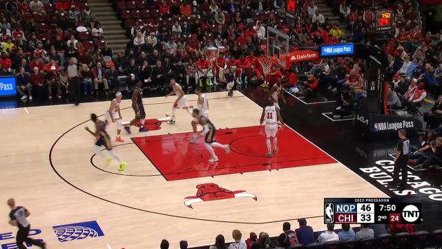 Herbert Jones with a 2-pointer vs the Chicago Bulls