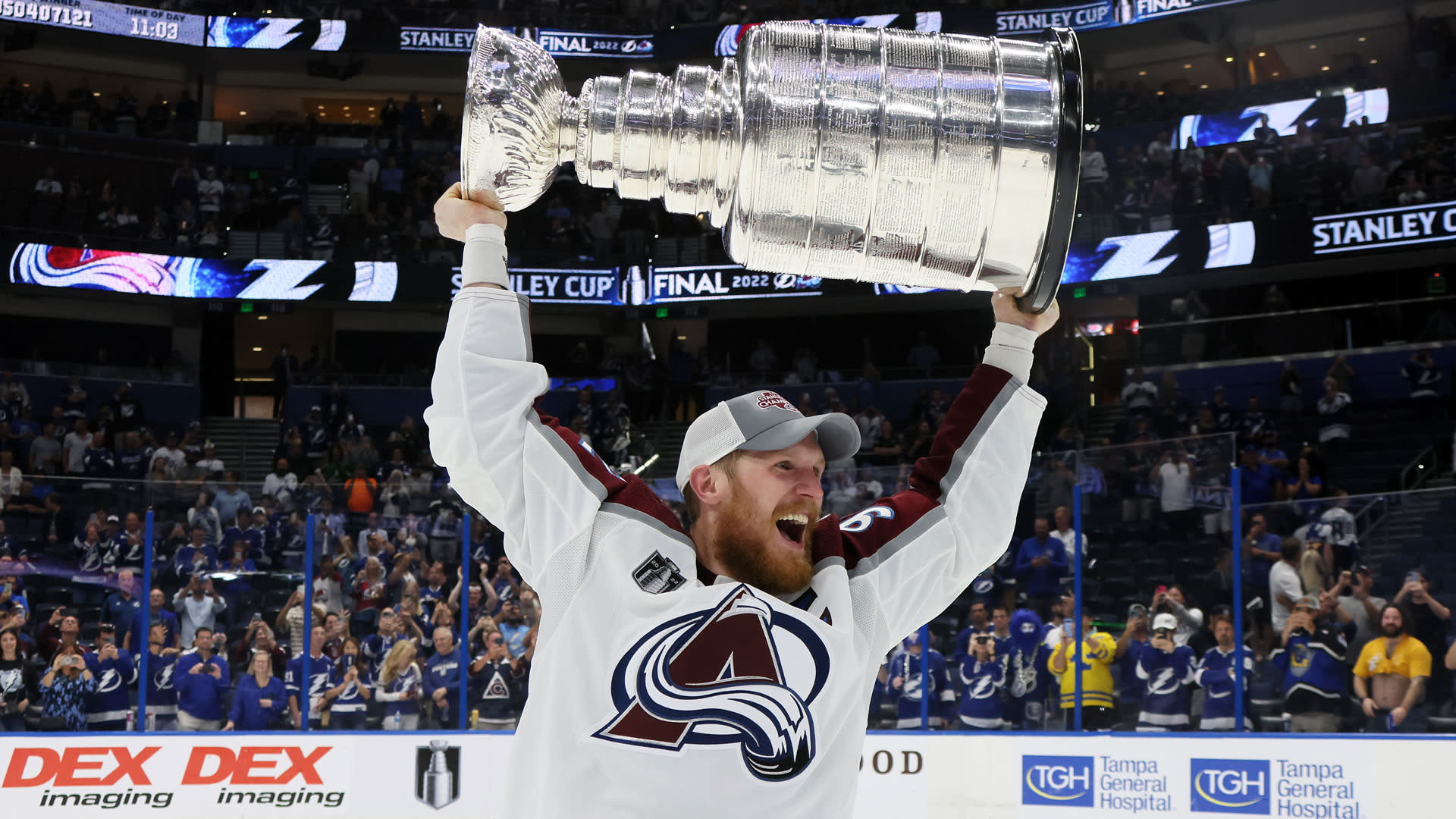 Colorado Avalanche fans buy team gear early, often after Stanley Cup win