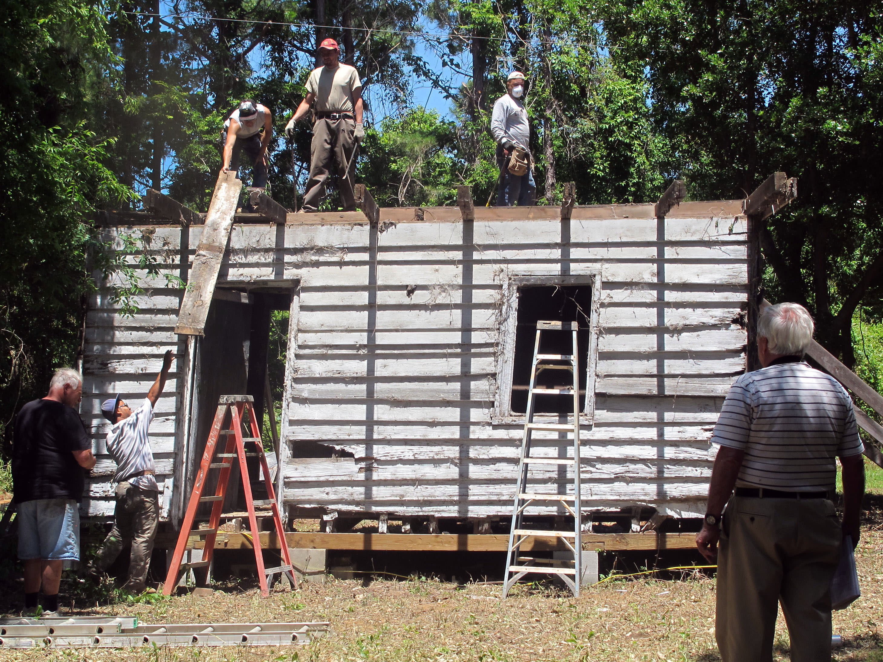 Sc Slave Cabin Dismantled For Smithsonian Display