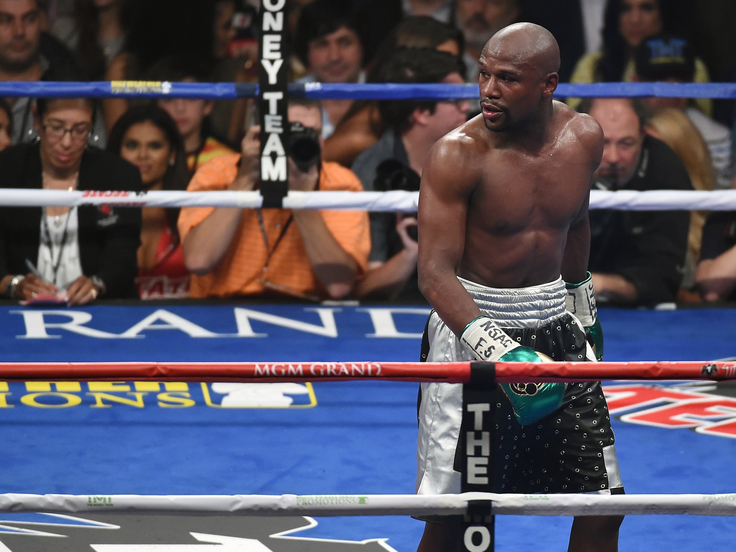 Floyd Mayweather's last fight was a complete disaster, and nobody