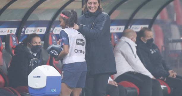 Foot Bleues Corinne Diacre Apres La Victoire Des Bleues Contre L Autriche Vu Les Resultats Tres Positifs Je Veux Bien D Autres Conflits A Gerer