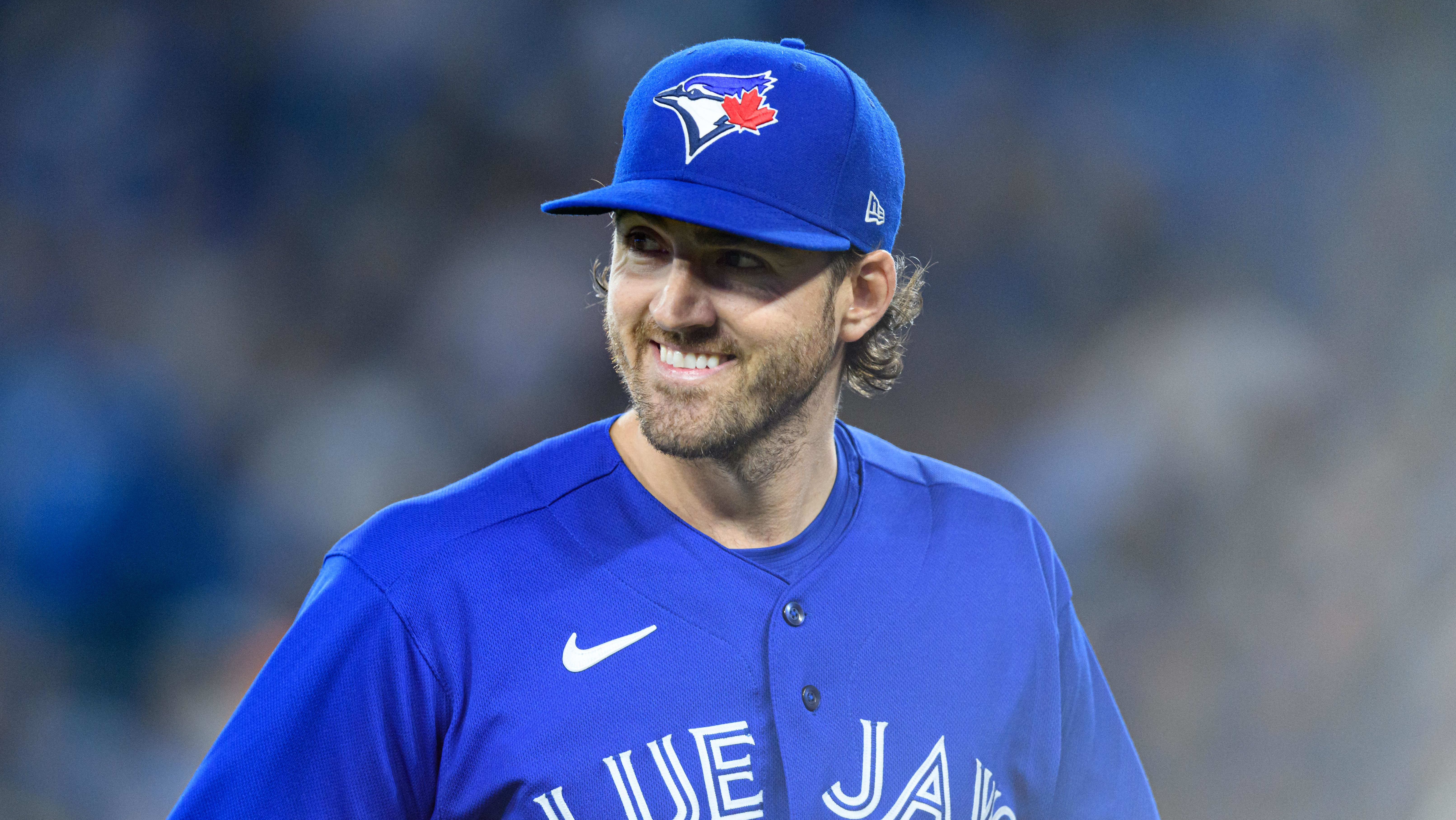 Blue Jays stick with same roster for ALCS