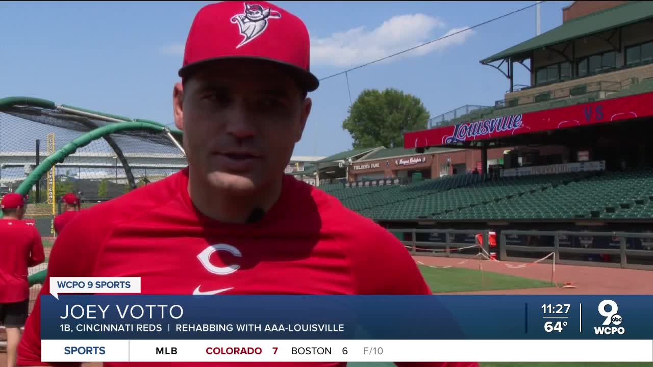 Internet sensation Joey Votto shares a heartwarming moment with