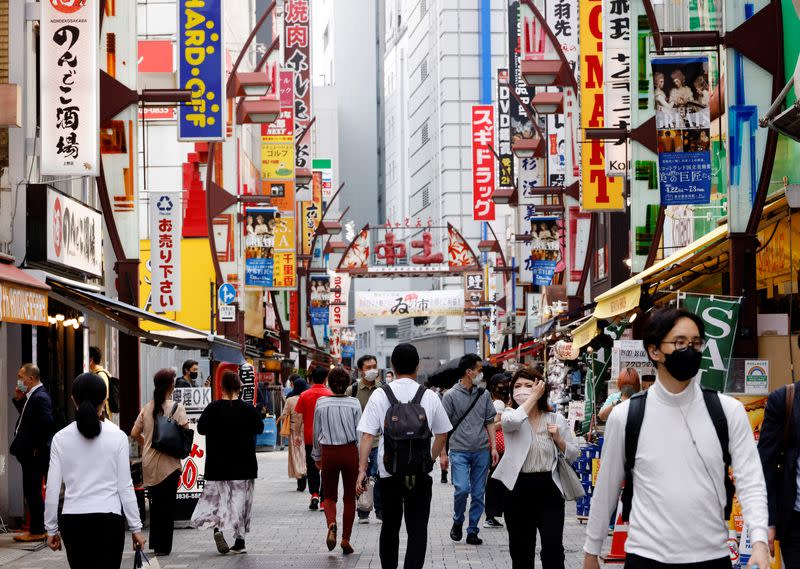 日本8月の起源インフレ8年で最高値