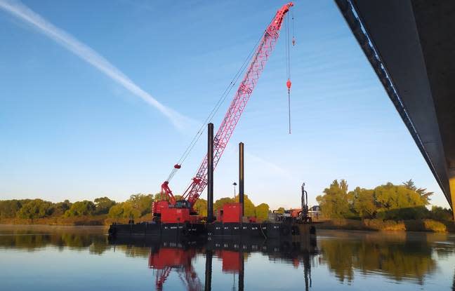 What is this crane on the Loire, near the ring road?