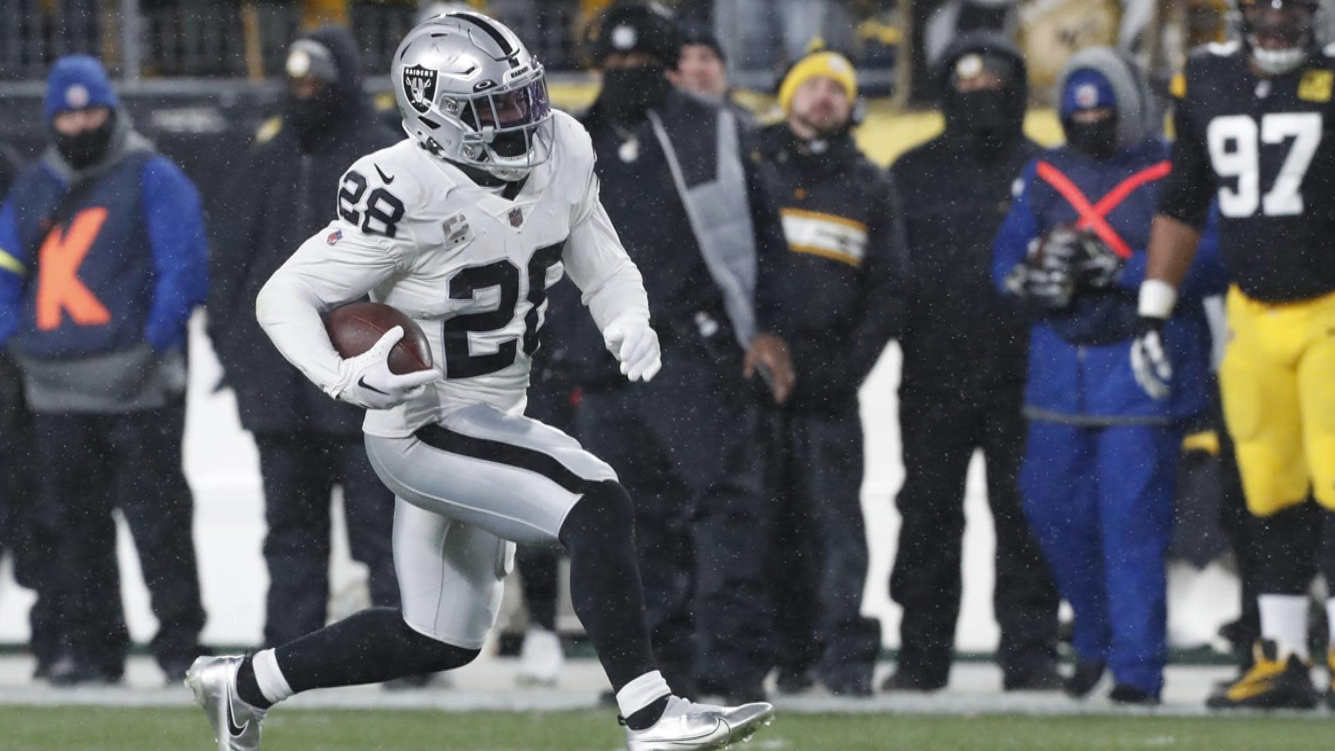 NFL Analyst Hints At Raiders Rescinding Tag On Josh Jacobs