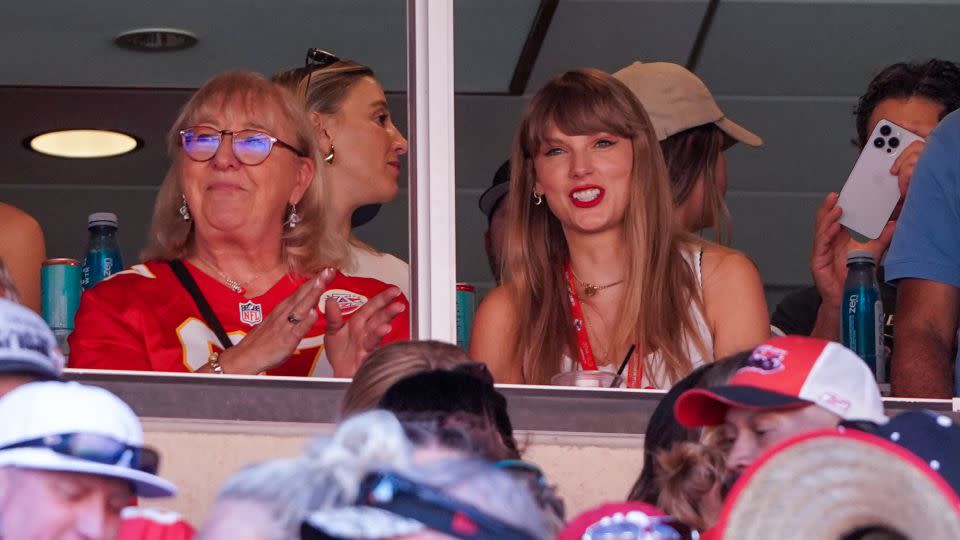 Travis Kelce Jersey Sales Spike 400% Following Taylor Swift Connection –  Rolling Stone