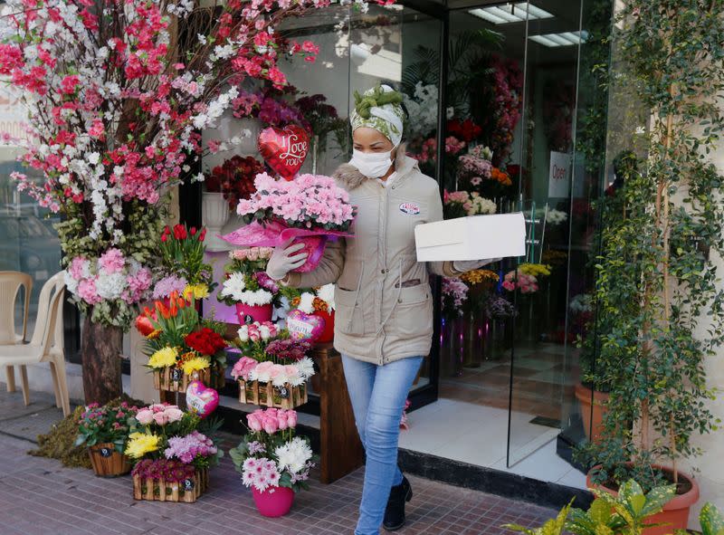 Flower shops in lockeddown Lebanon open for Mother's Day but nobody comes