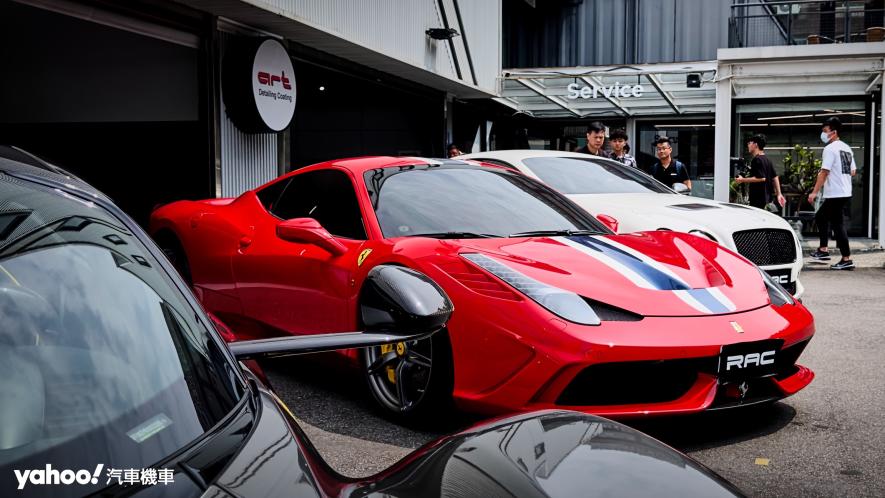 Ferrari 458 Speciale - 10