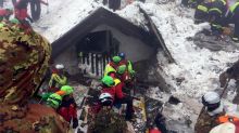 Suben a 14 los muertos por alud que arrasó hotel en Italia