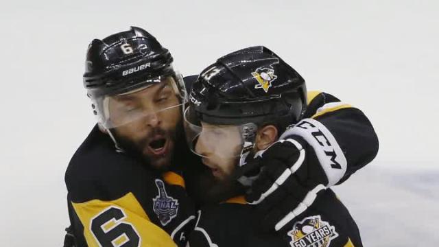 Penguins win Game 1 after going 37 minutes without shot